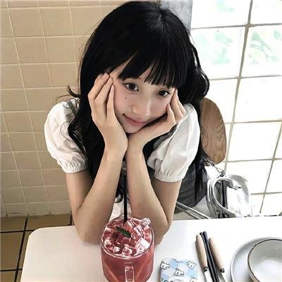 左轮百合海报