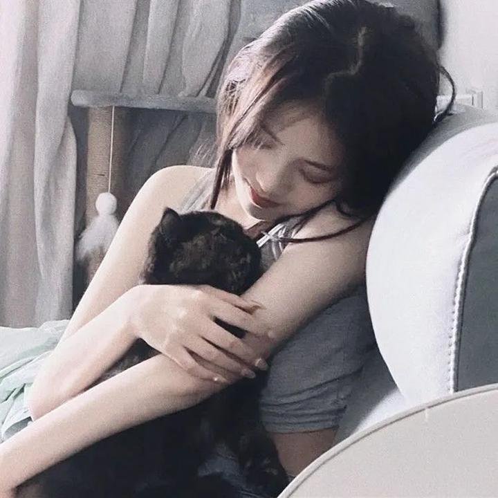 如果她的旗帜被折断了海报